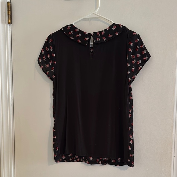 Black Floral Short Sleeve Blouse - Picture 3 of 3